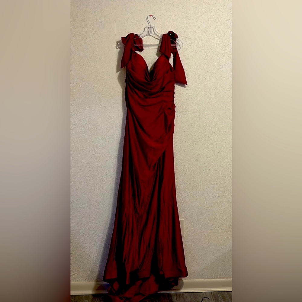 Chic Burgundy Prom Dress